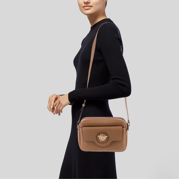 NWOT Versace Medusa Brown Camera Bag Calf Leather Zip Adjustable Strap Shoulder๐ค - Picture 7 of 8